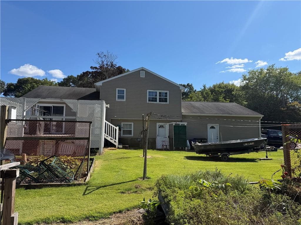 Single Family Residence at 39 Riverdale Road, Westerly, photo 4 of 8
