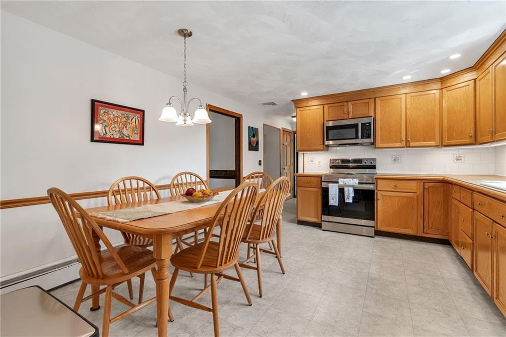 Single Family Residence at 43 Countryside Drive, Cumberland, photo 6 of 47