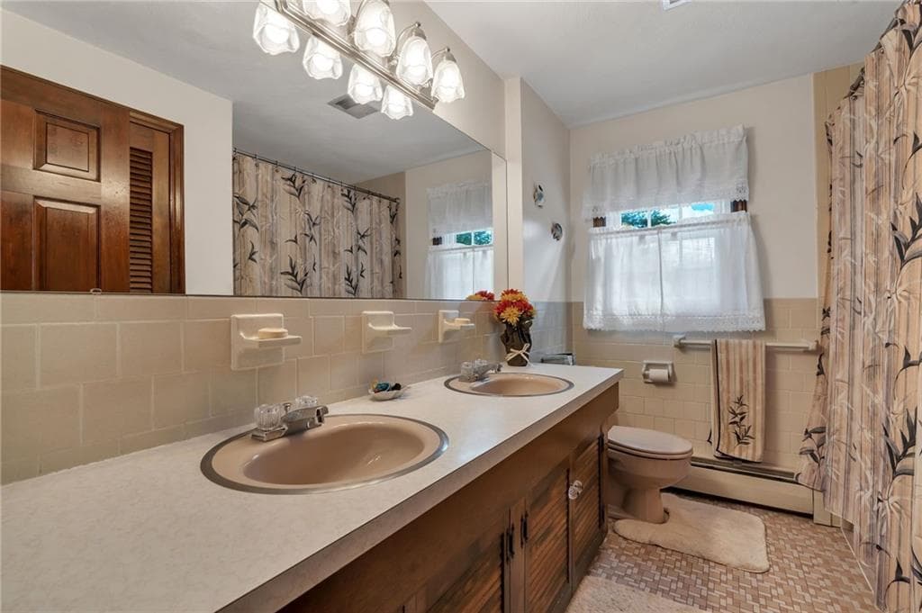 Single Family Residence at 43 Countryside Drive, Cumberland, photo 26 of 47