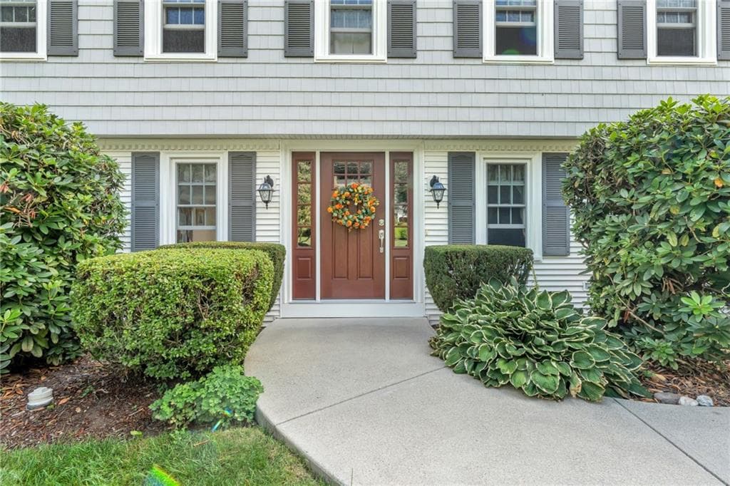 Single Family Residence at 43 Countryside Drive, Cumberland, photo 5 of 47