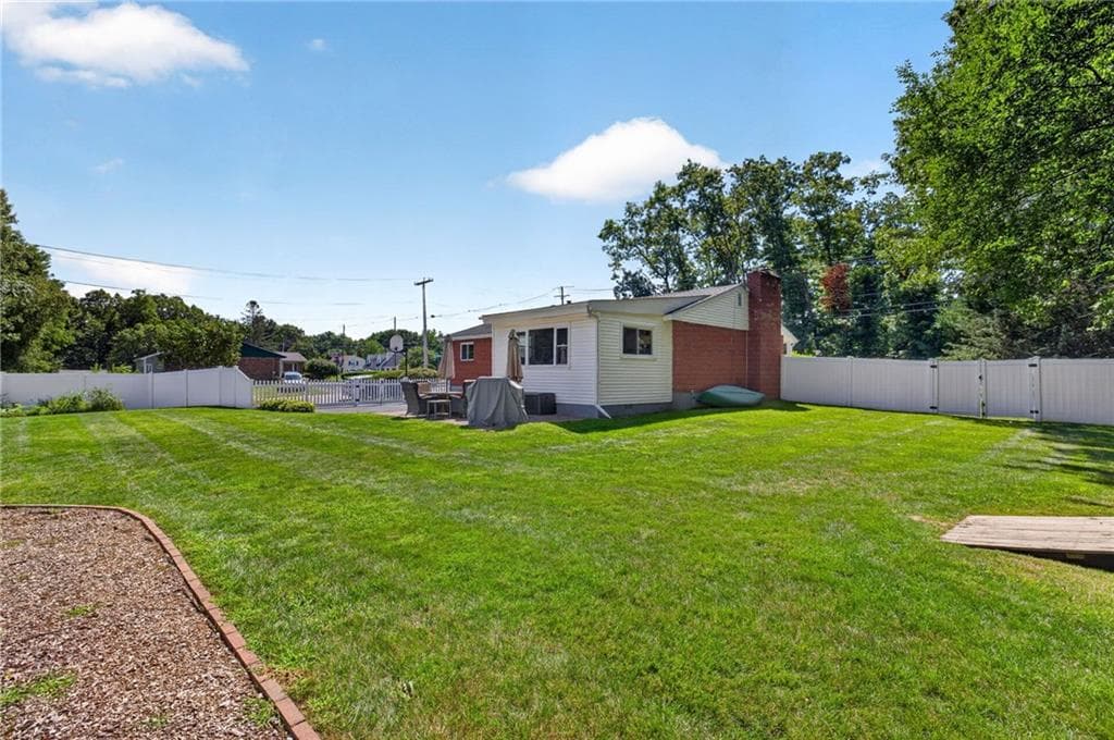 Single Family Residence at 215 Mendon Road, North Attleboro, photo 35 of 48