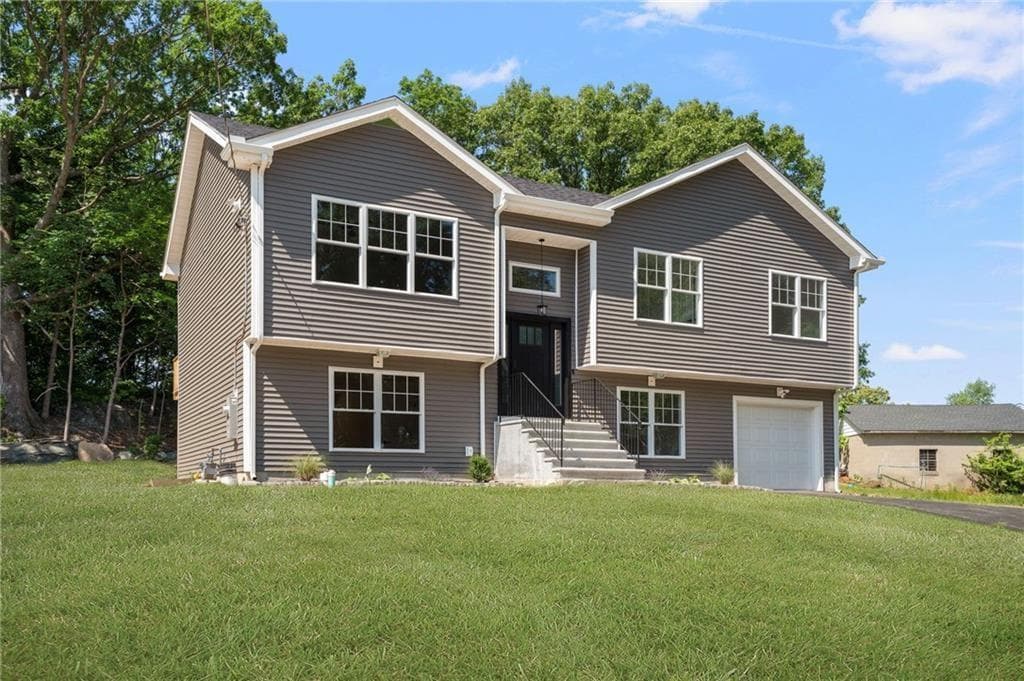 Single Family Residence at 18 Pleasantview Avenue, Johnston, photo 9 of 29