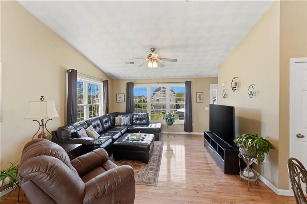 Single Family Residence at 48 Harris Avenue, Warwick, photo 10 of 47