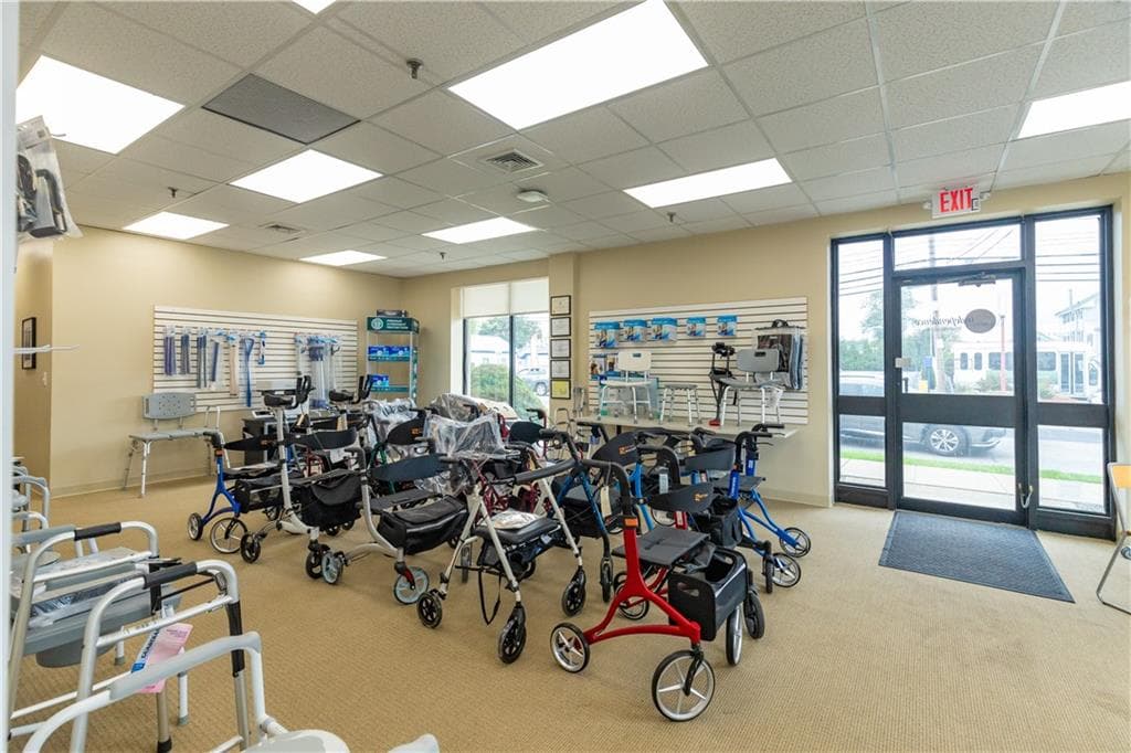 Commercial at 2224 Pawtucket Avenue, East Providence, photo 13 of 20
