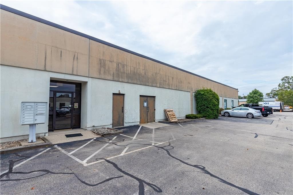 Commercial at 2224 Pawtucket Avenue, East Providence, photo 16 of 20