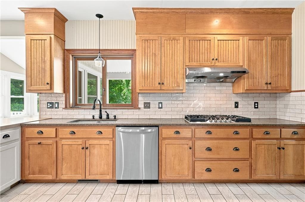 Single Family Residence at 45 Pine Swamp Road, Cumberland, photo 5 of 50