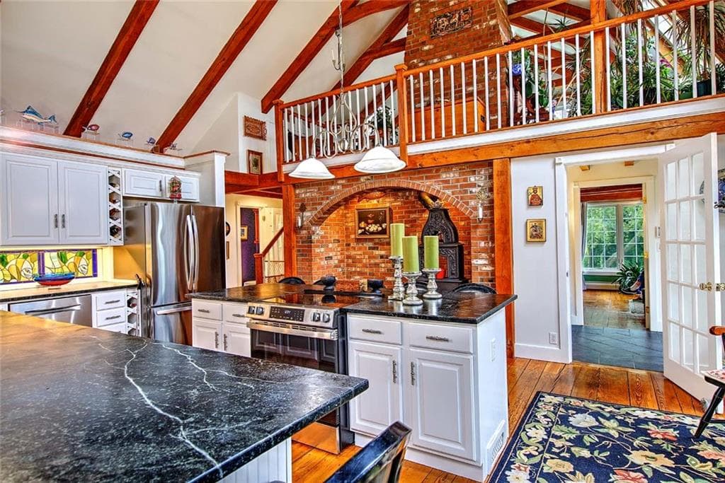 Single Family Residence at 75 Macomber Lane, Portsmouth, photo 4 of 50