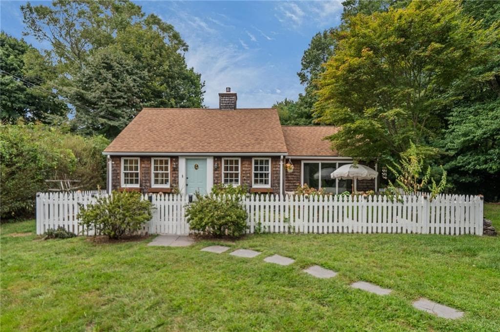 Single Family Residence at 76 Nautilus Street, Jamestown, photo 3 of 42