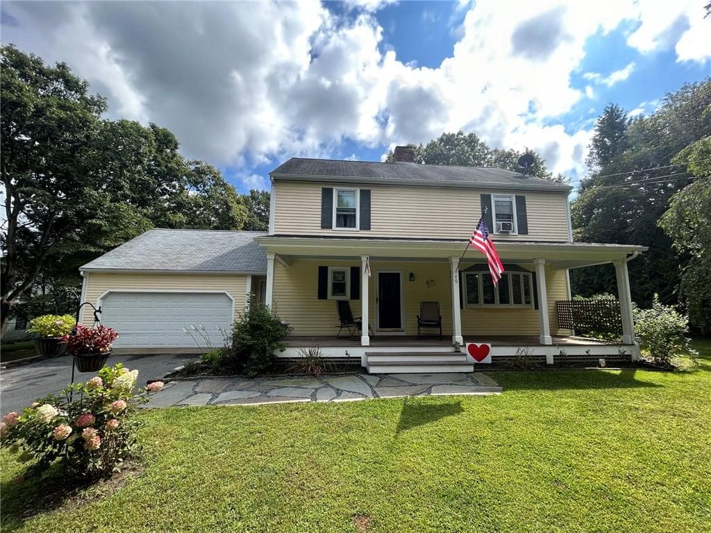 Single Family Residence at 49 Captains Circle, Tiverton, photo 6 of 50