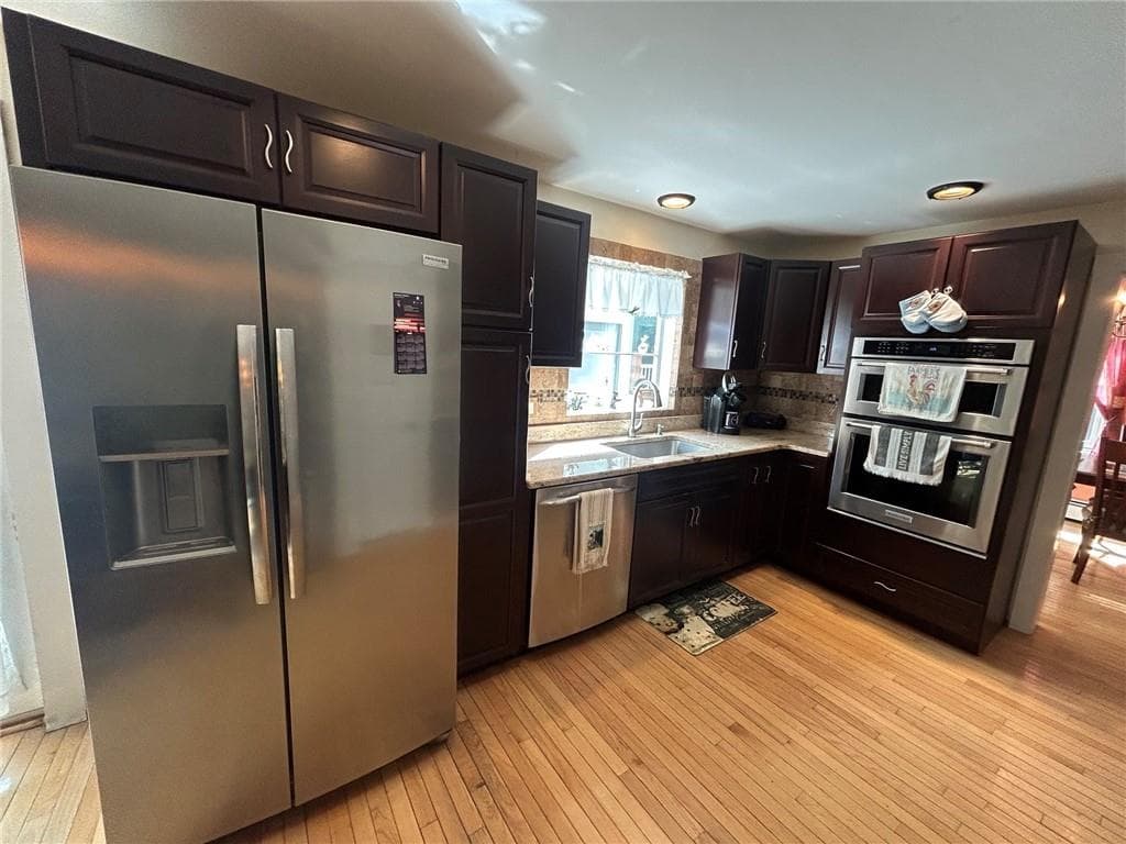 Single Family Residence at 49 Captains Circle, Tiverton, photo 24 of 50