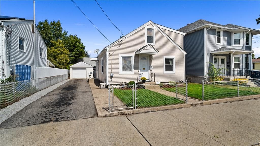 Single Family Residence at 250 Benefit Street, Pawtucket, photo 2 of 37
