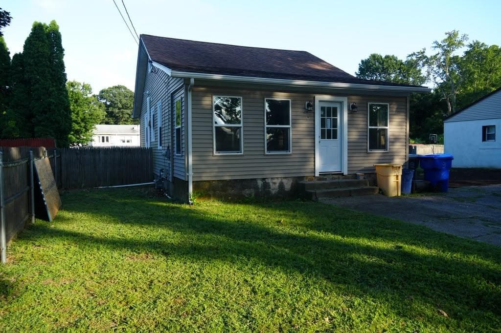 9 Vineland Avenue