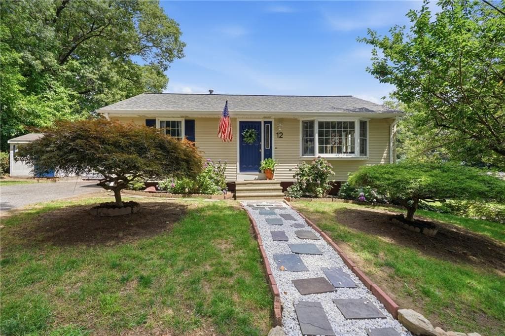 Single Family Residence at 12 View Street, Lincoln, photo 3 of 44