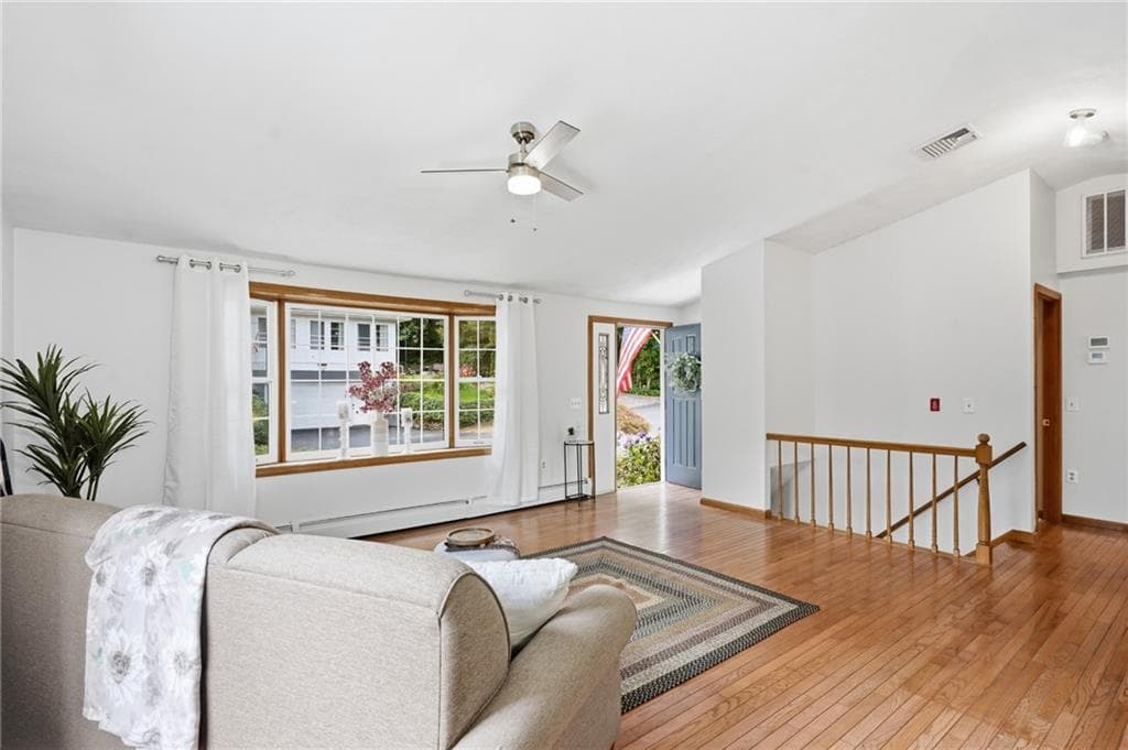 Single Family Residence at 12 View Street, Lincoln, photo 9 of 44