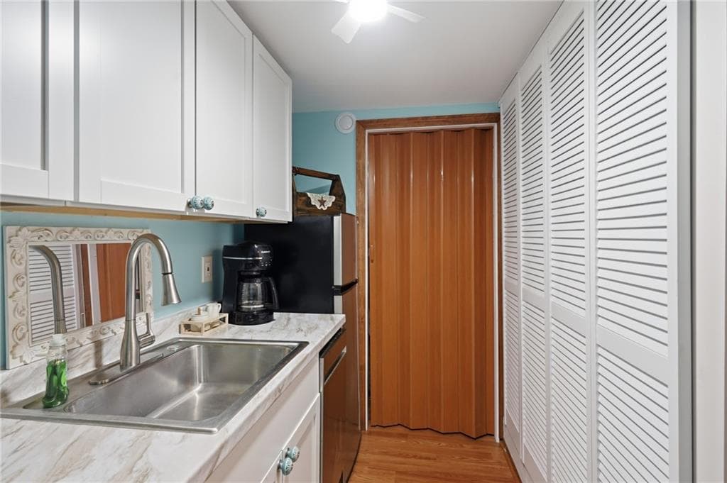 Single Family Residence at 12 View Street, Lincoln, photo 24 of 44