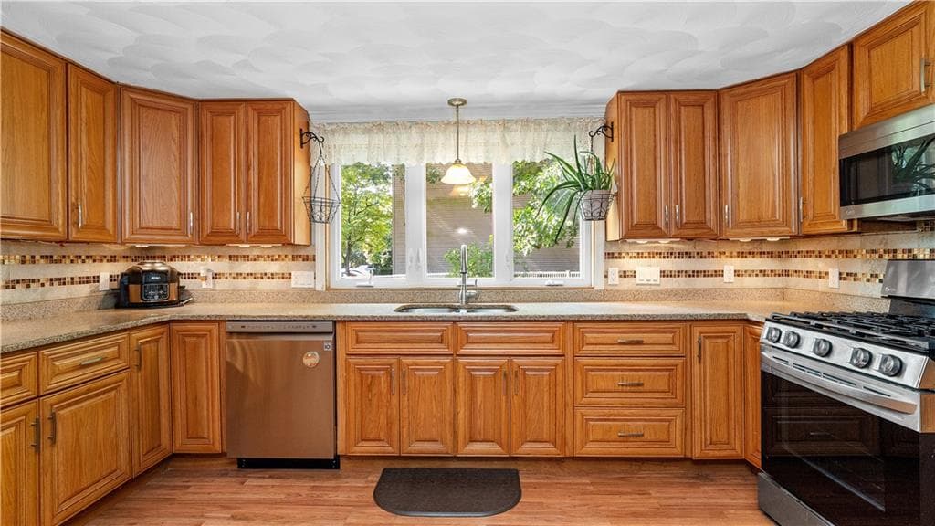 Single Family Residence at 132 Davis Avenue, Cranston, photo 16 of 40