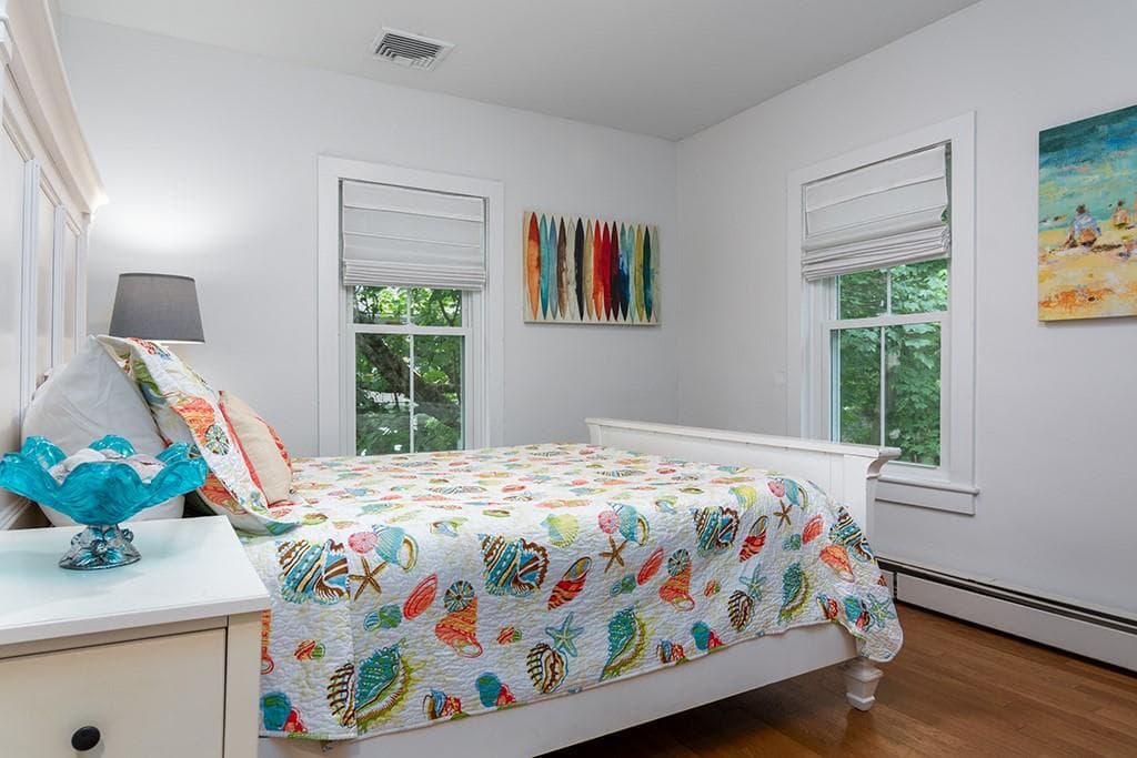 Single Family Residence at 475 Woodruff Avenue, South Kingstown, photo 19 of 29