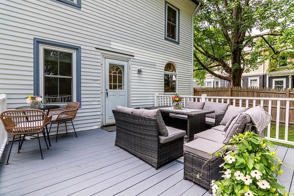 Single Family Residence at 475 Woodruff Avenue, South Kingstown, photo 4 of 29