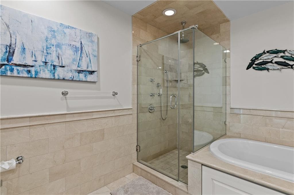 Condominium at 1 Tower Drive UNIT 1503, Portsmouth, photo 17 of 37