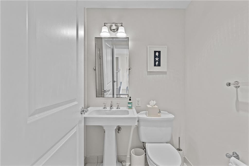 Condominium at 1 Tower Drive UNIT 1503, Portsmouth, photo 22 of 37