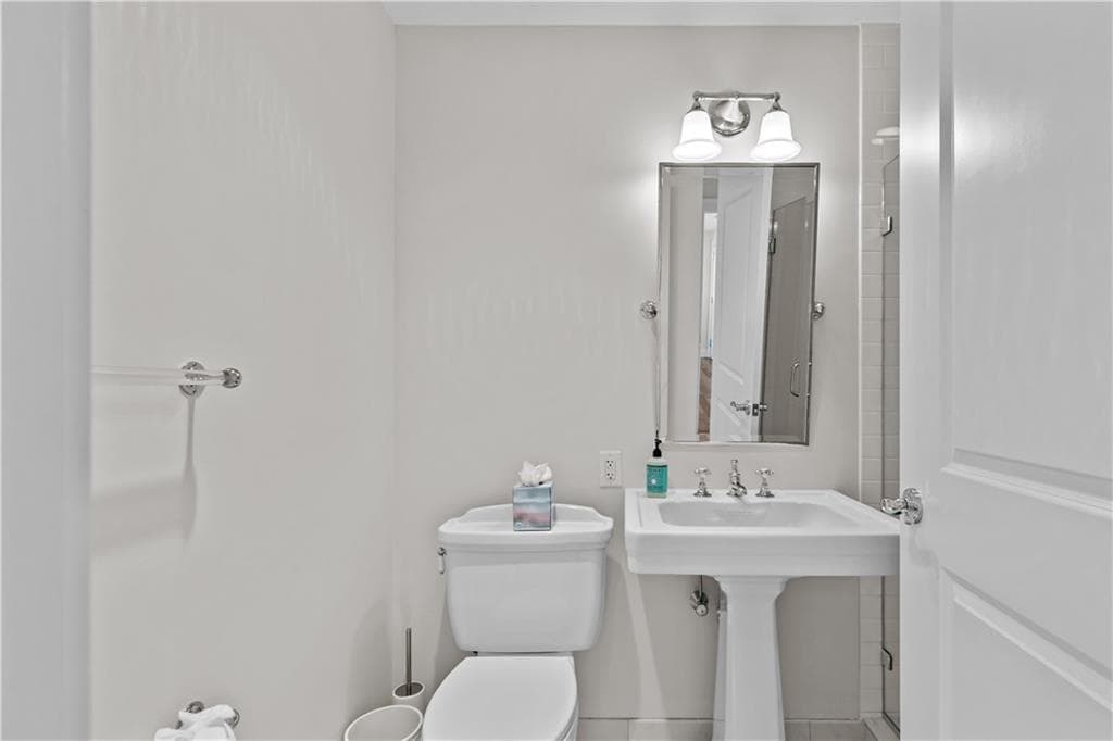 Condominium at 1 Tower Drive UNIT 1503, Portsmouth, photo 24 of 37