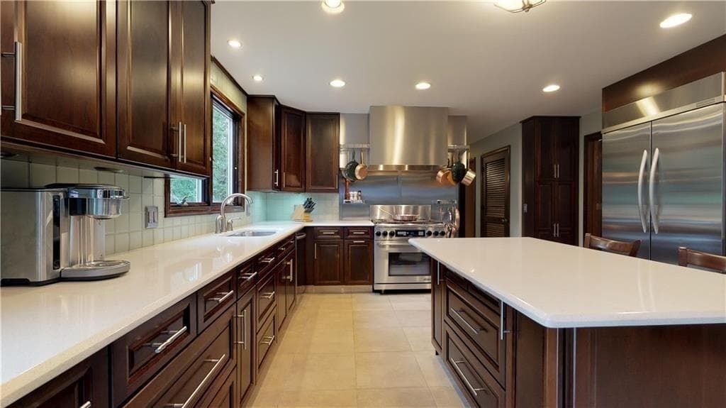 Single Family Residence at 48 Saint George Court, Warwick, photo 6 of 41