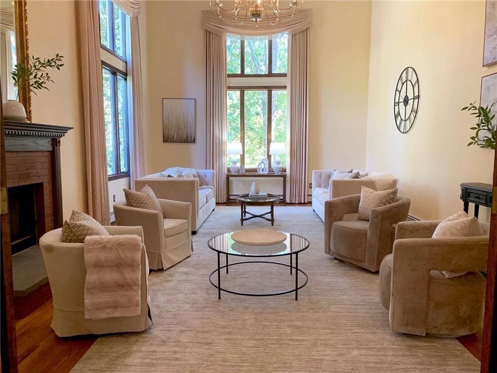 Single Family Residence at 48 Saint George Court, Warwick, photo 13 of 41