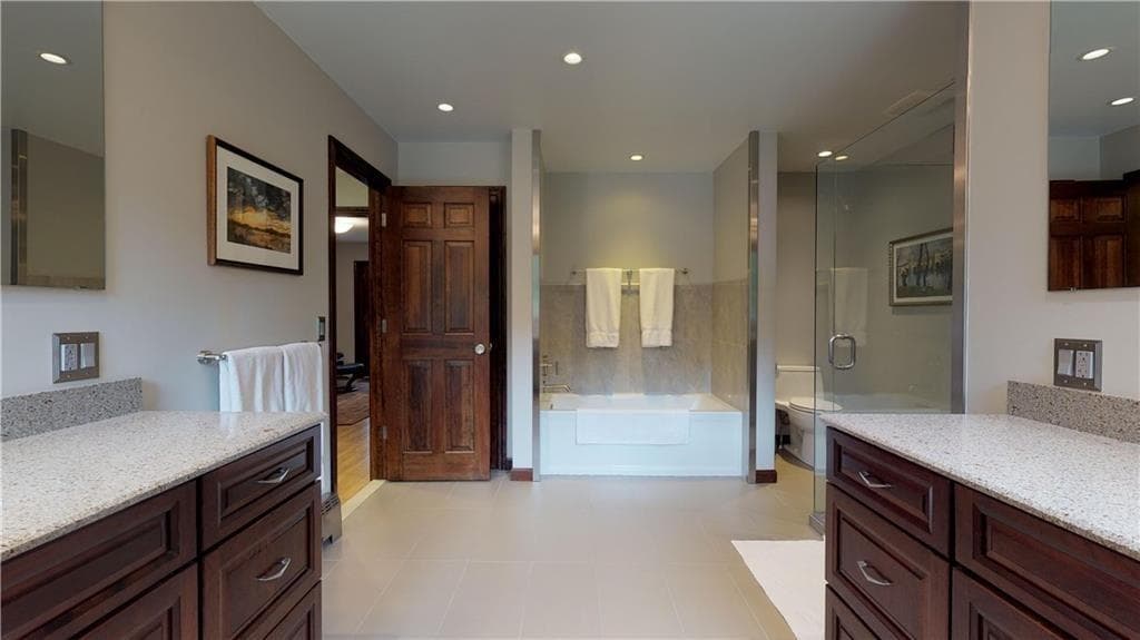 Single Family Residence at 48 Saint George Court, Warwick, photo 26 of 41
