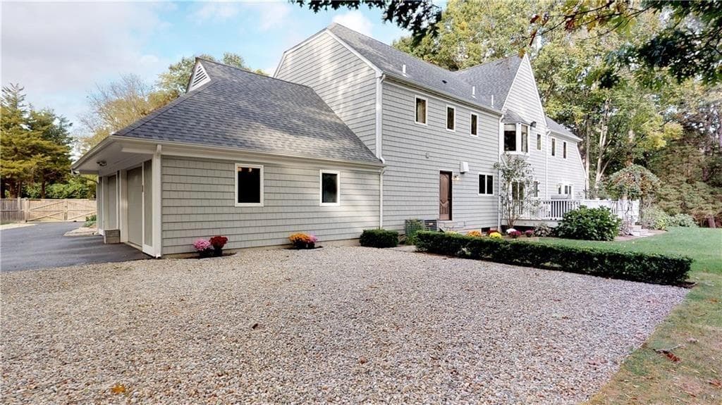 Single Family Residence at 48 Saint George Court, Warwick, photo 32 of 41