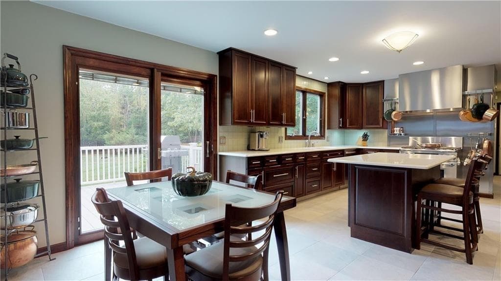 Single Family Residence at 48 Saint George Court, Warwick, photo 5 of 41