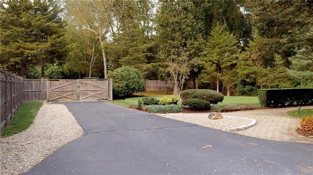 Single Family Residence at 48 Saint George Court, Warwick, photo 34 of 41