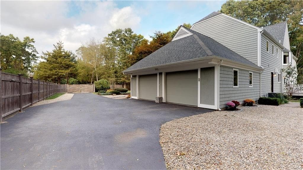Single Family Residence at 48 Saint George Court, Warwick, photo 33 of 41