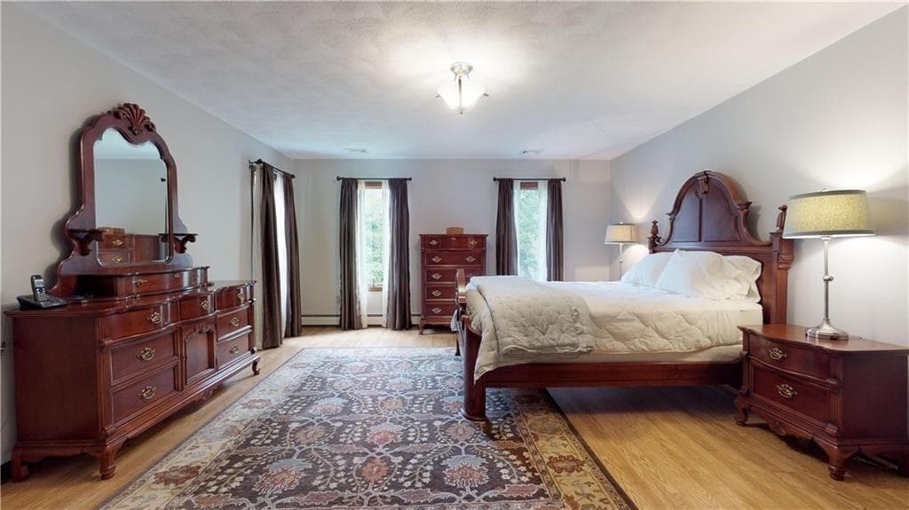 Single Family Residence at 48 Saint George Court, Warwick, photo 18 of 41
