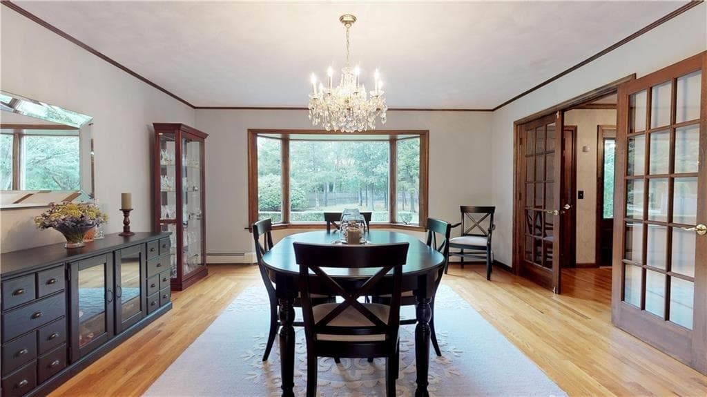 Single Family Residence at 48 Saint George Court, Warwick, photo 11 of 41