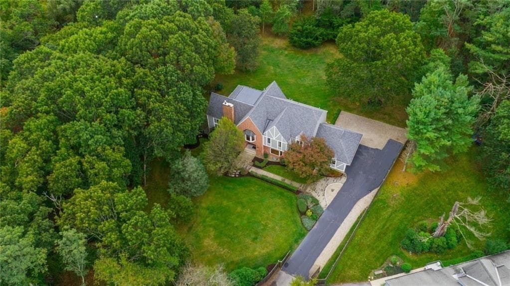 Single Family Residence at 48 Saint George Court, Warwick, photo 39 of 41