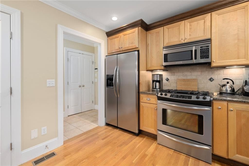 Single Family Residence at 30 Vine Street, East Greenwich, photo 13 of 50