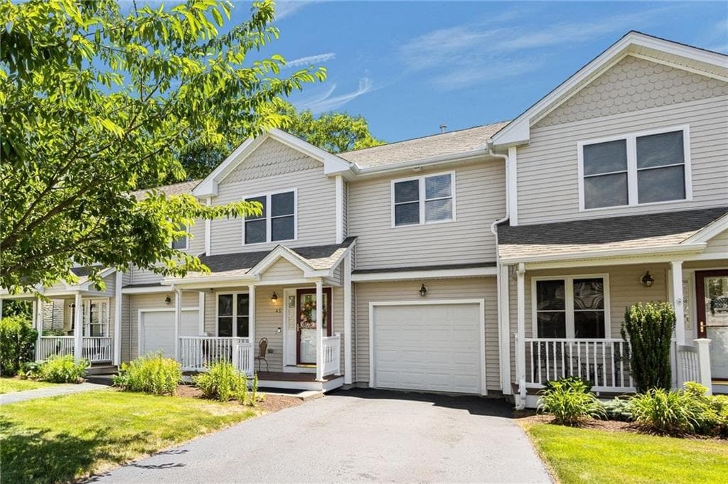 Condominium at 45 Silver Cup Circle, West Warwick, photo 5 of 48