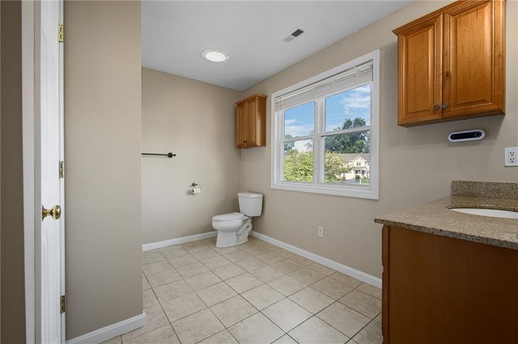 Condominium at 45 Silver Cup Circle, West Warwick, photo 8 of 48