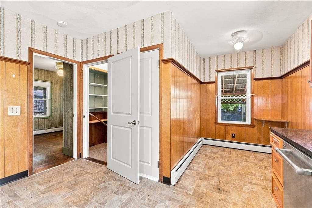 Single Family Residence at 159 Legion Way, Cranston, photo 11 of 35