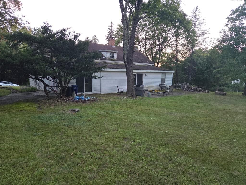 Single Family Residence at 5 Pine Hill Road, Johnston, photo 3 of 20