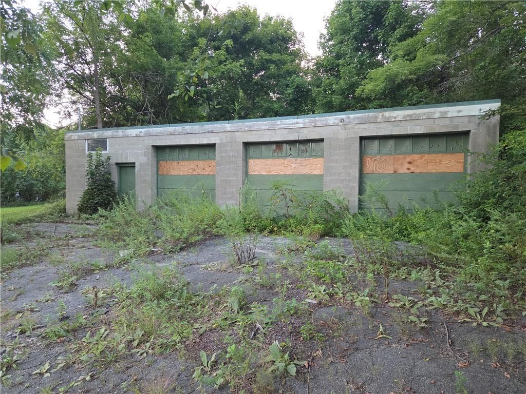 Single Family Residence at 5 Pine Hill Road, Johnston, photo 20 of 20