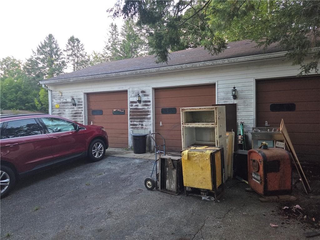 Single Family Residence at 5 Pine Hill Road, Johnston, photo 18 of 20