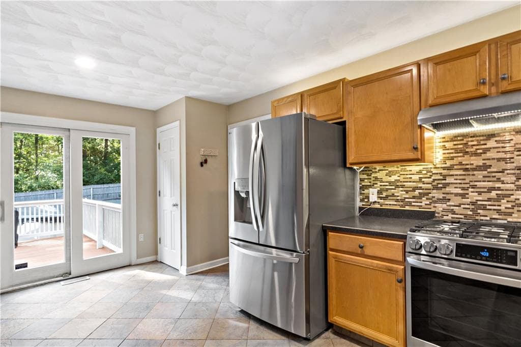 Single Family Residence at 71 Remington Farm Drive, Coventry, photo 11 of 47