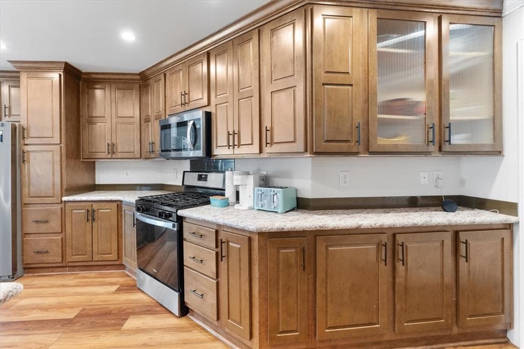Single Family Residence at 4 Cheryl Lane, Coventry, photo 12 of 32