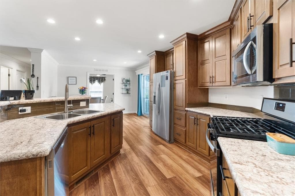 Single Family Residence at 4 Cheryl Lane, Coventry, photo 9 of 32