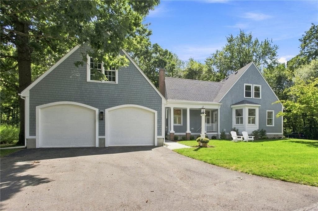 Single Family Residence at 4 Woodhaven Road, Barrington, photo 2 of 27