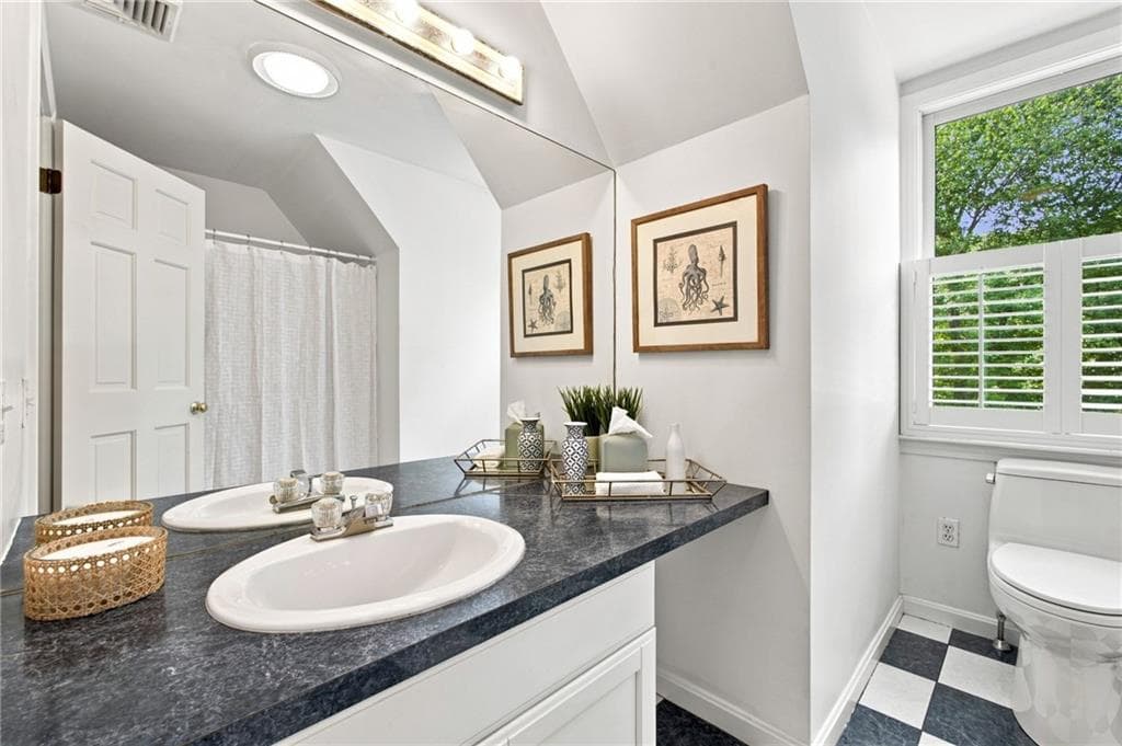 Single Family Residence at 4 Woodhaven Road, Barrington, photo 24 of 27