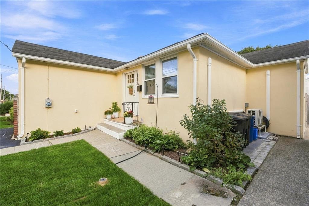 Single Family Residence at 24 Borden Avenue, Johnston, photo 2 of 29