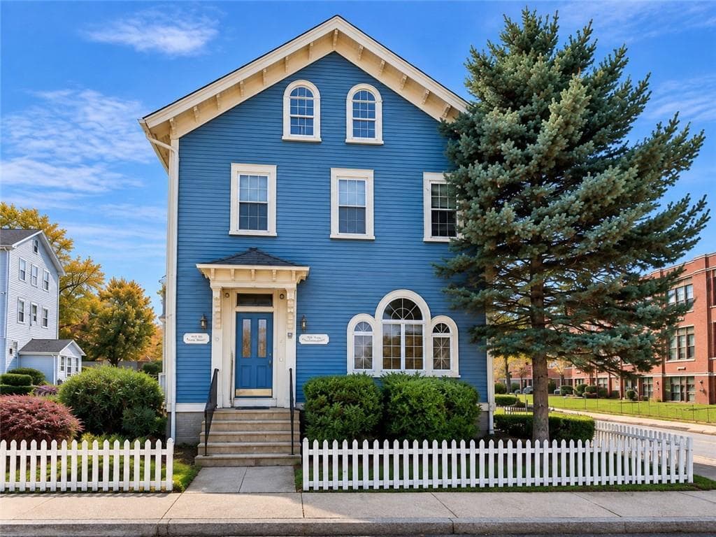 1 Grove Avenue
