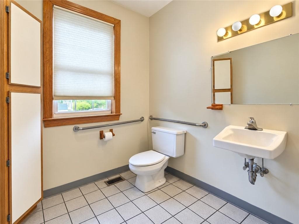 Multi Family at 1 Grove Avenue, East Providence, photo 9 of 26